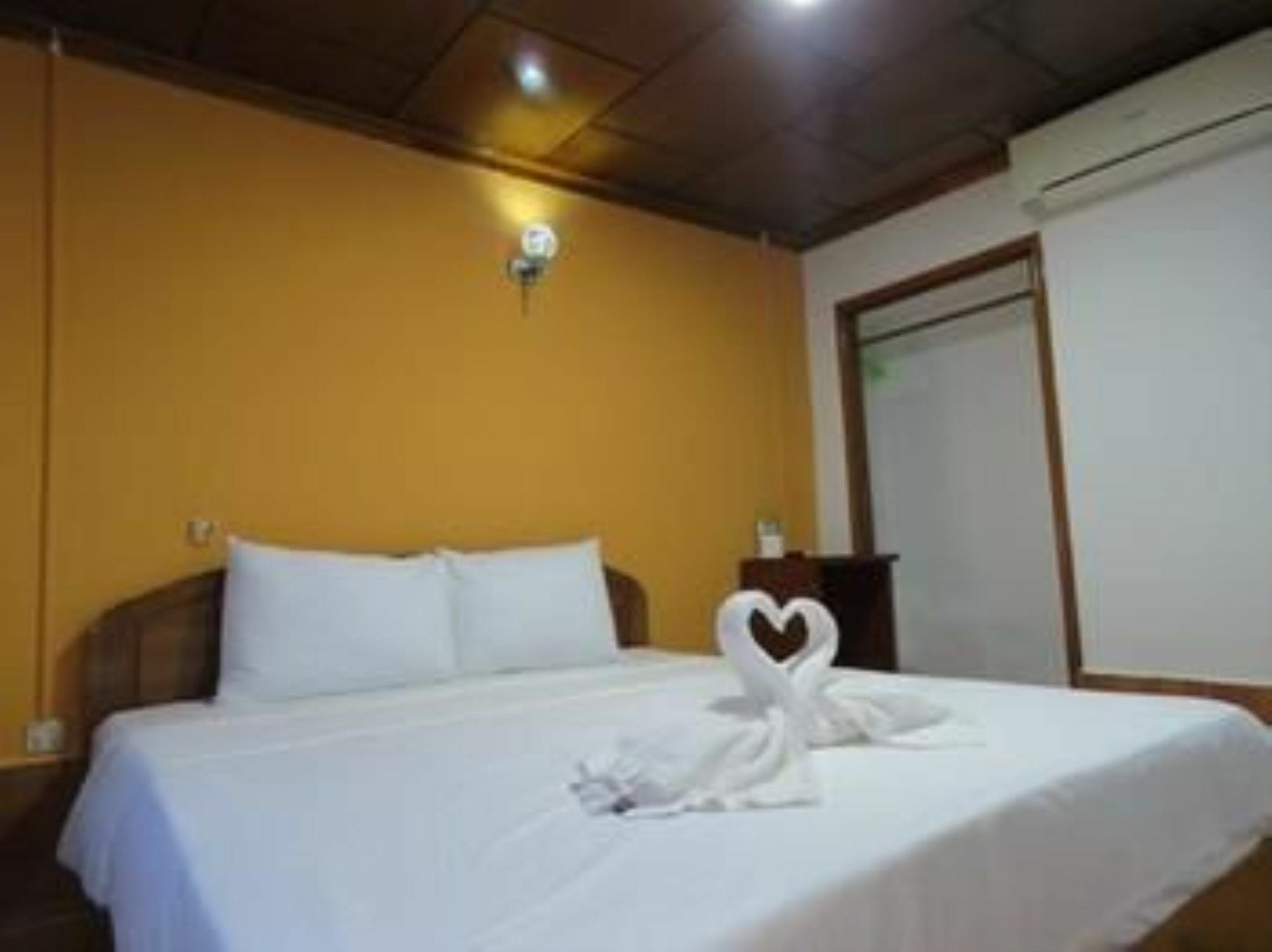 Hotel Two Easy Bungalow Sihanoukville Exterior foto